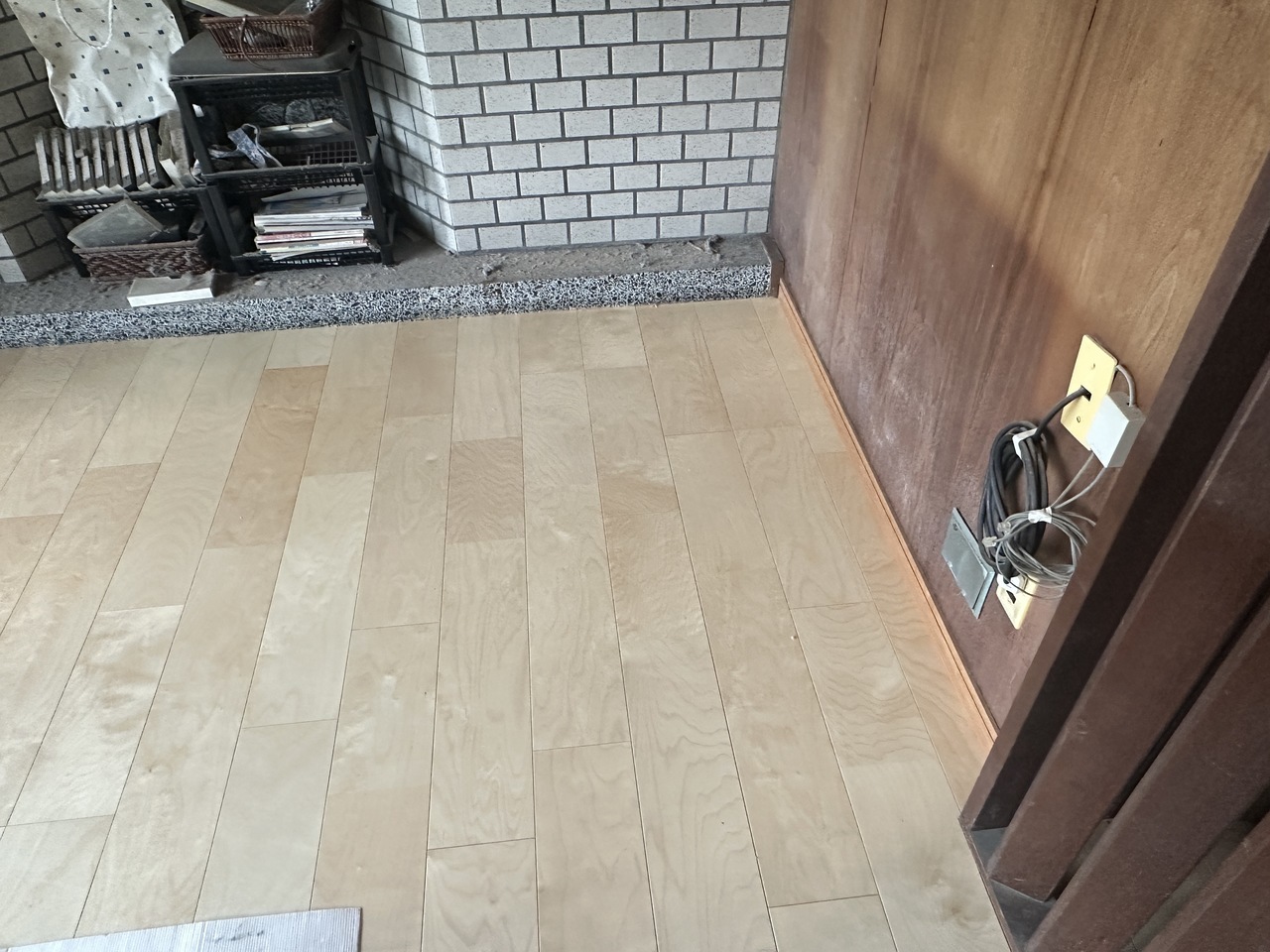 北九州市小倉北区の内装リフォーム完成例。リフォーム提案士が選ぶ高級感のある無垢材フローリング。