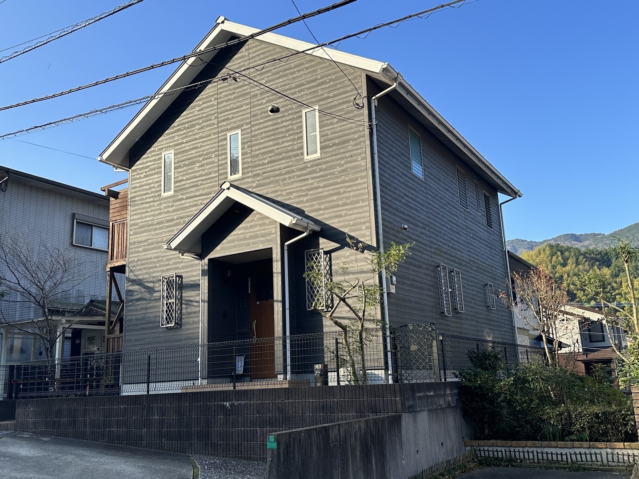 外壁診断士が提案するガイナ塗装。北九州市小倉南区の住宅メンテナンス事例。