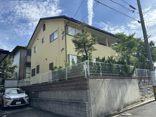 北九州市八幡西区での断熱塗料ガイナ施工事例。夏涼しく冬暖かい住まいを実現。