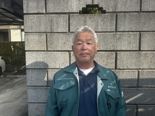 北九州で活躍する一級かわらぶき技能士の伊音氏